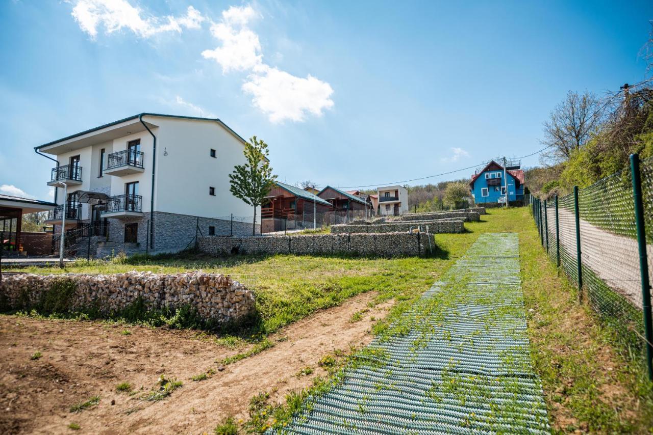 Gabion Garden Hotel Podhájska Eksteriør billede